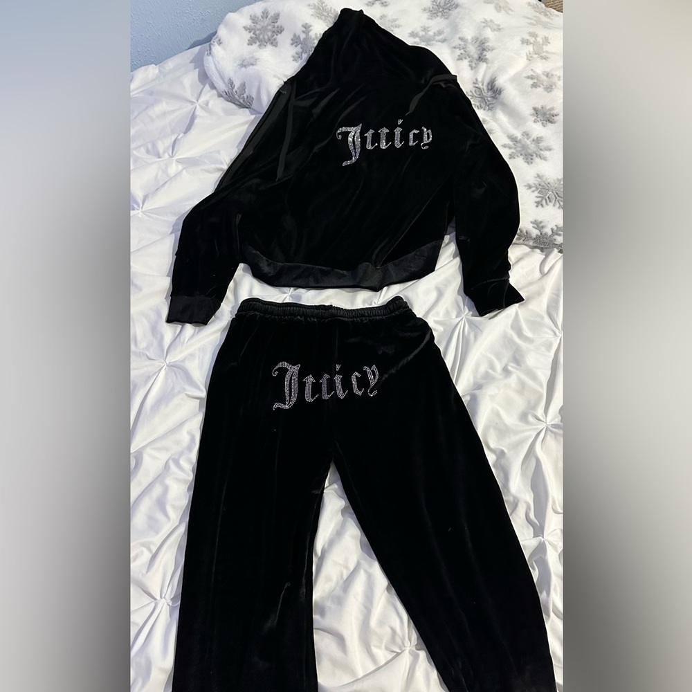 Juicy couture velvet jump suit with zip up hood size small.